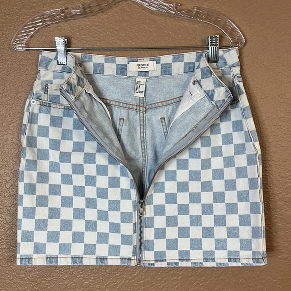 Medium forever 21 checkered denim skirt - Picture 2 of 4